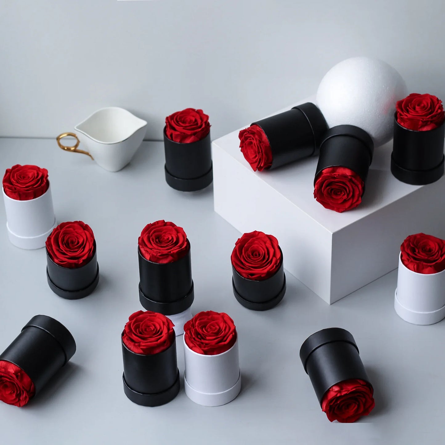 Rose Fraîche Éternelle en Seau Rond - Fleur Unique Préservée - Cadeau Noël, Saint-Valentin, Fête des Mères - Décoration