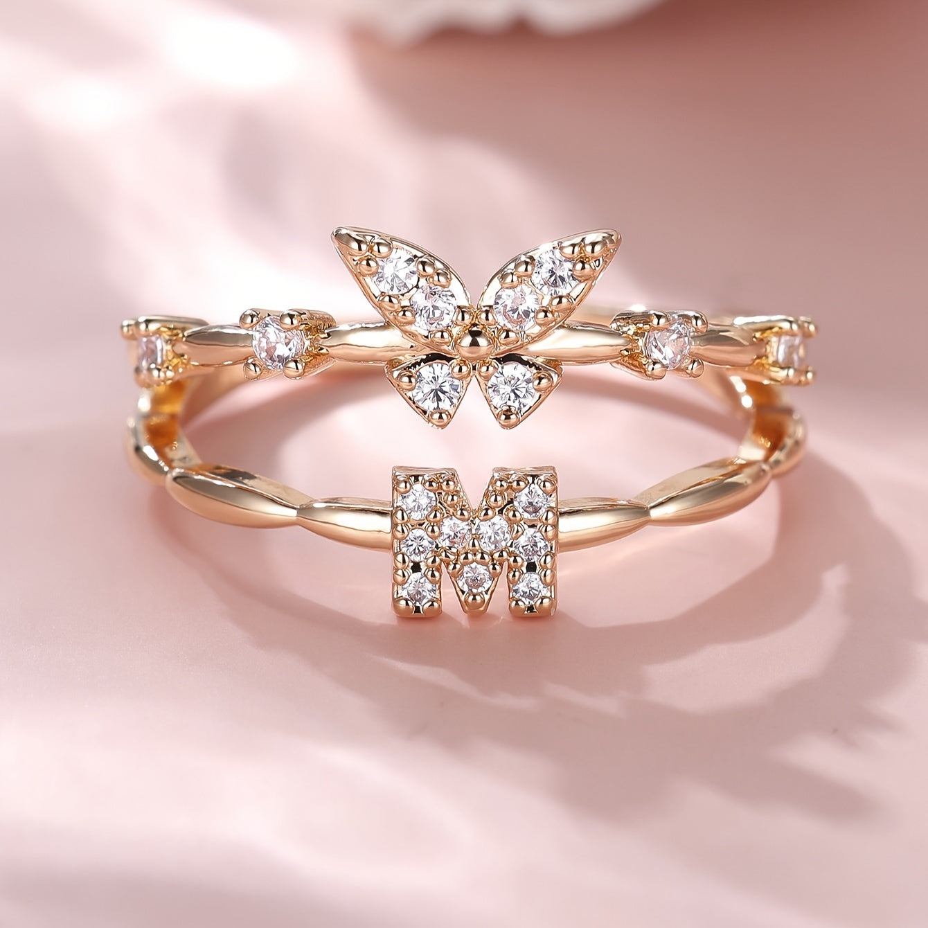 Bague Papillon avec Initiale A-Z - Bijou Empilable Élégant - Cadeau Anniversaire, Noël - Femme